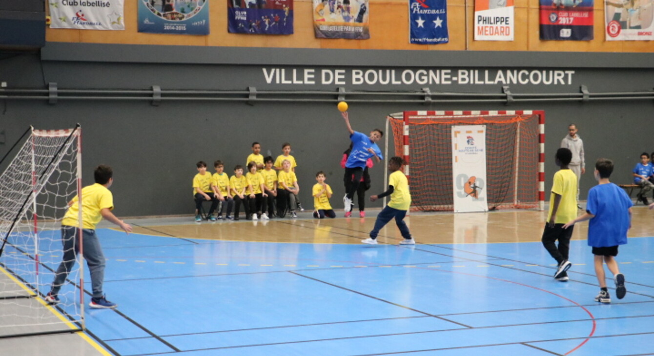 Partie de Handball élèves