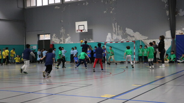 Partie Handball entre élèves